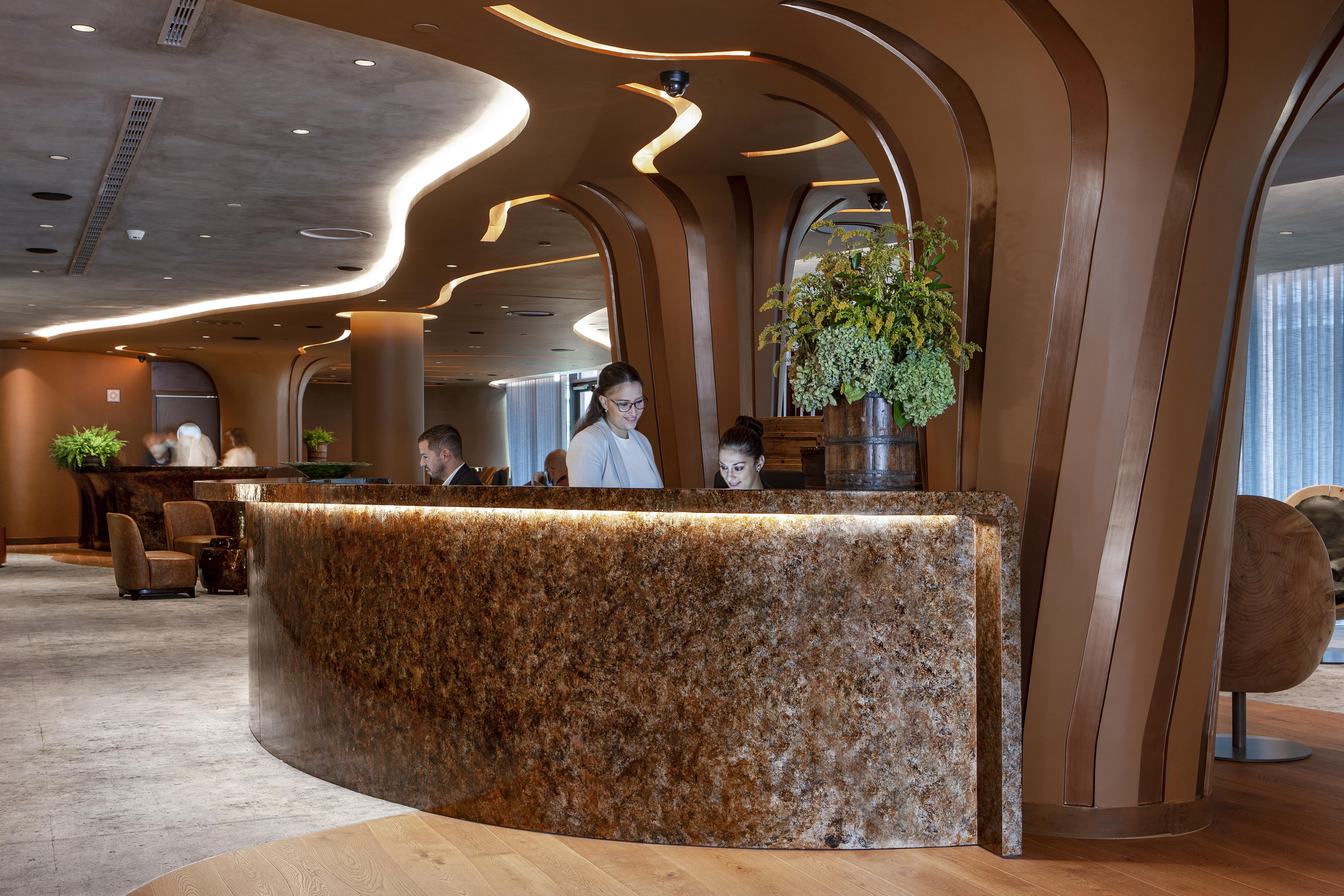 Forte De Gaia, Autograph Collection Вила-Нова-ди-Гая Экстерьер фото Reception desk at the lounge