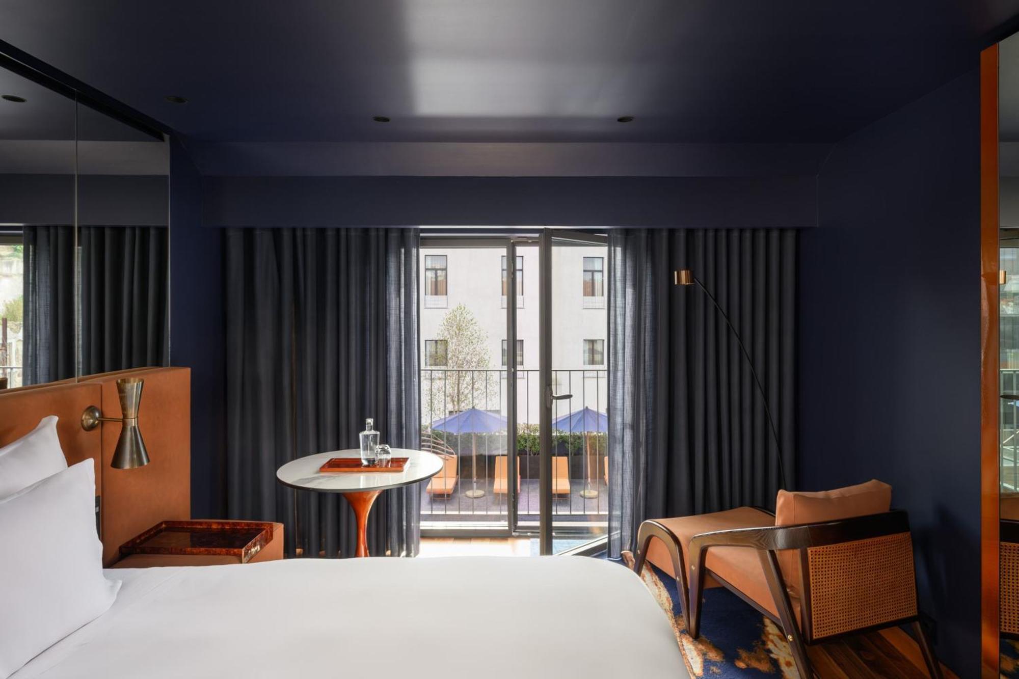Forte De Gaia, Autograph Collection Вила-Нова-ди-Гая Экстерьер фото A room at the Hotel Indigo Paris Montmartre