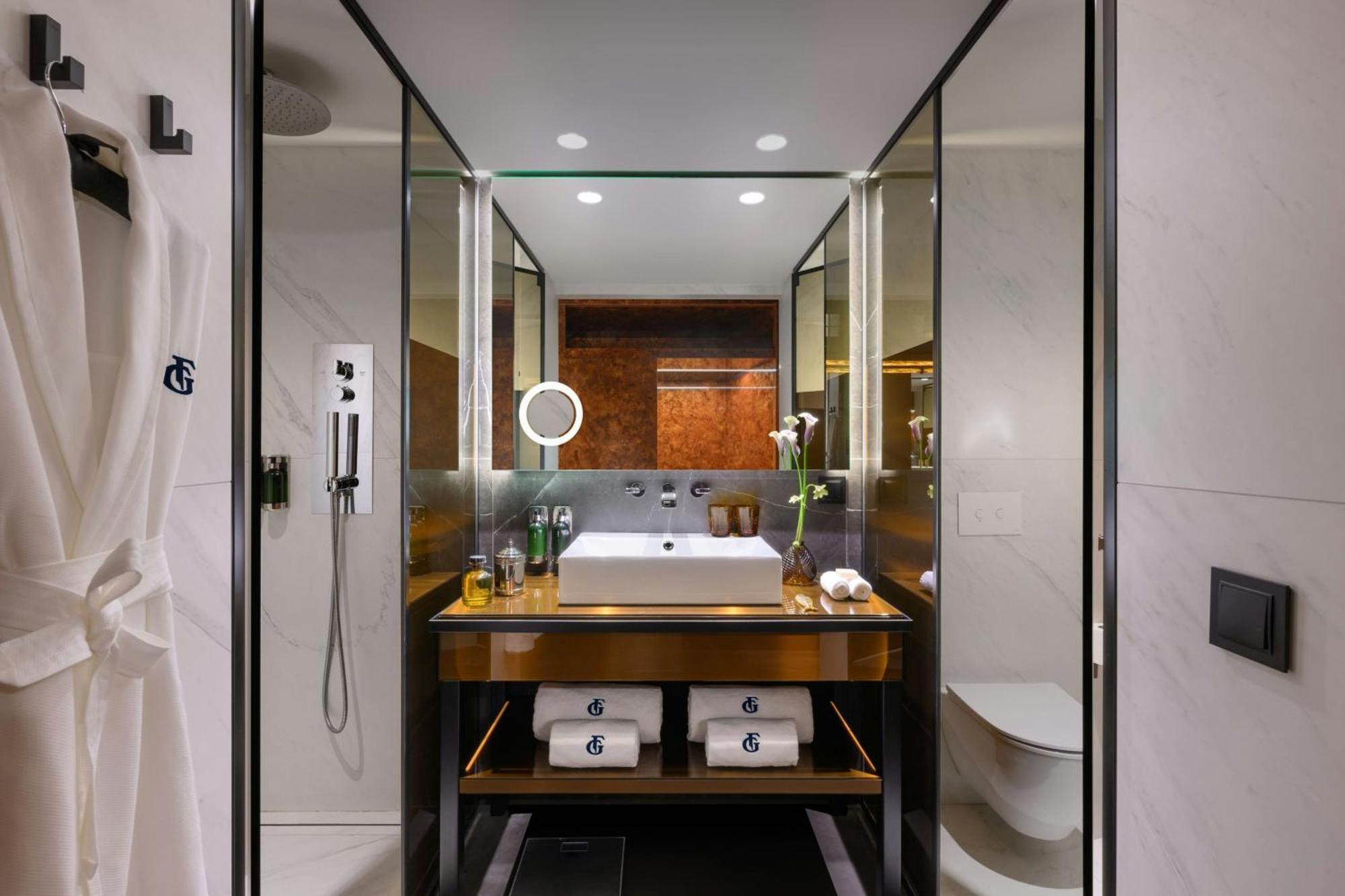 Forte De Gaia, Autograph Collection Вила-Нова-ди-Гая Экстерьер фото Bathroom