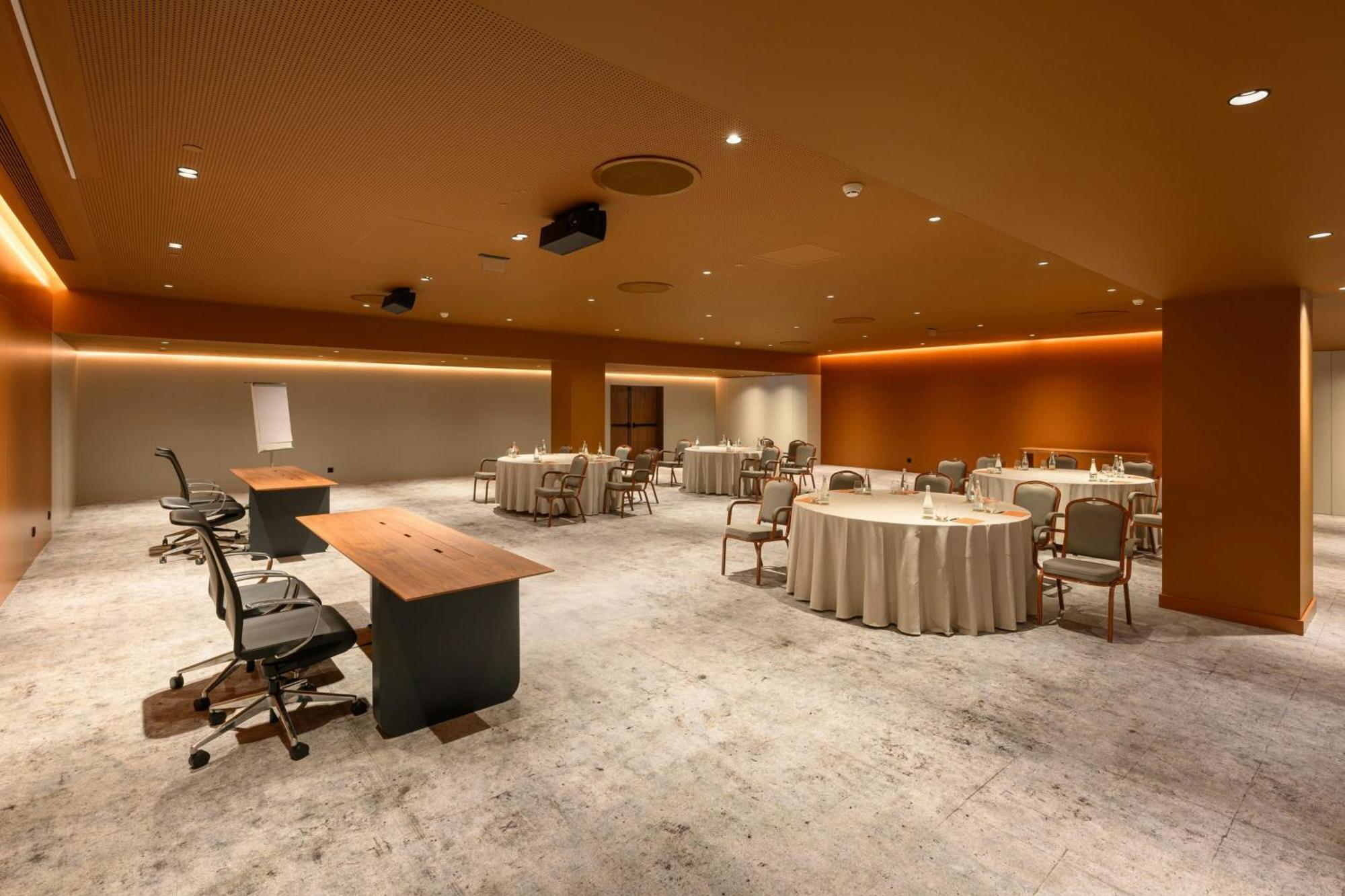 Forte De Gaia, Autograph Collection Вила-Нова-ди-Гая Экстерьер фото The meeting room