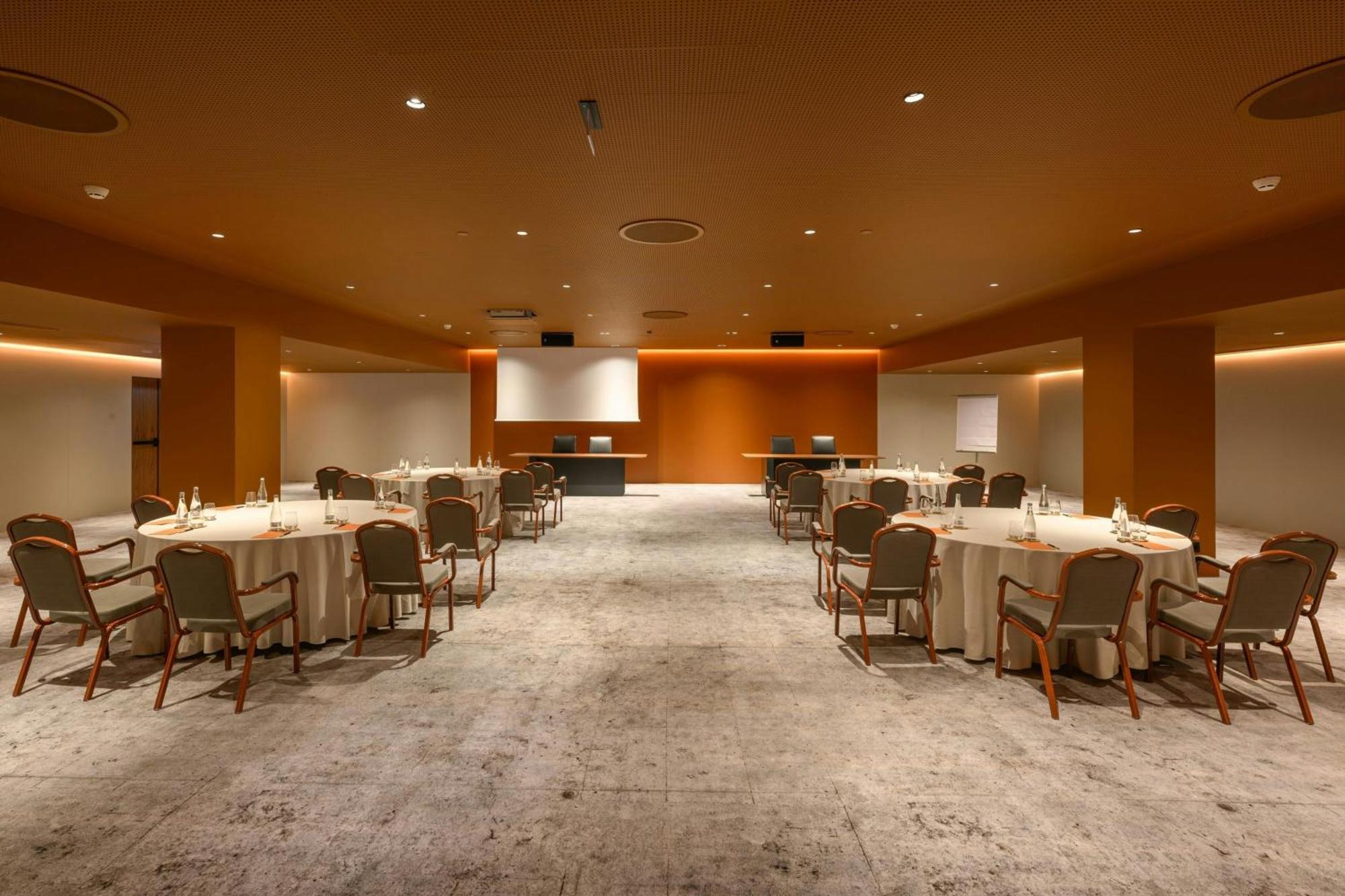 Forte De Gaia, Autograph Collection Вила-Нова-ди-Гая Экстерьер фото The meeting room